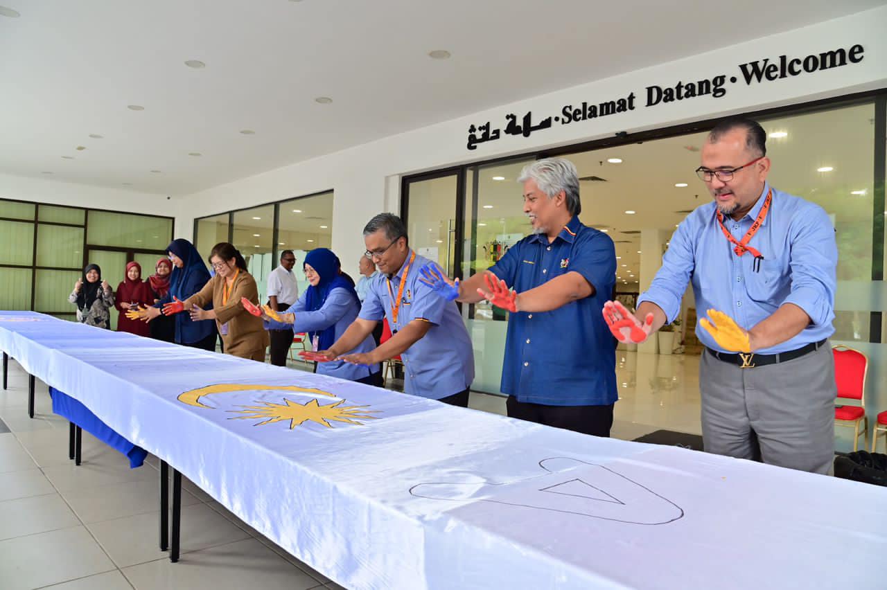 SESI PERASMIAN "HAND PRINT" HARI KEMERDEKAAN MAJLIS BANDARAYA SEREMBAN TAHUN 2023