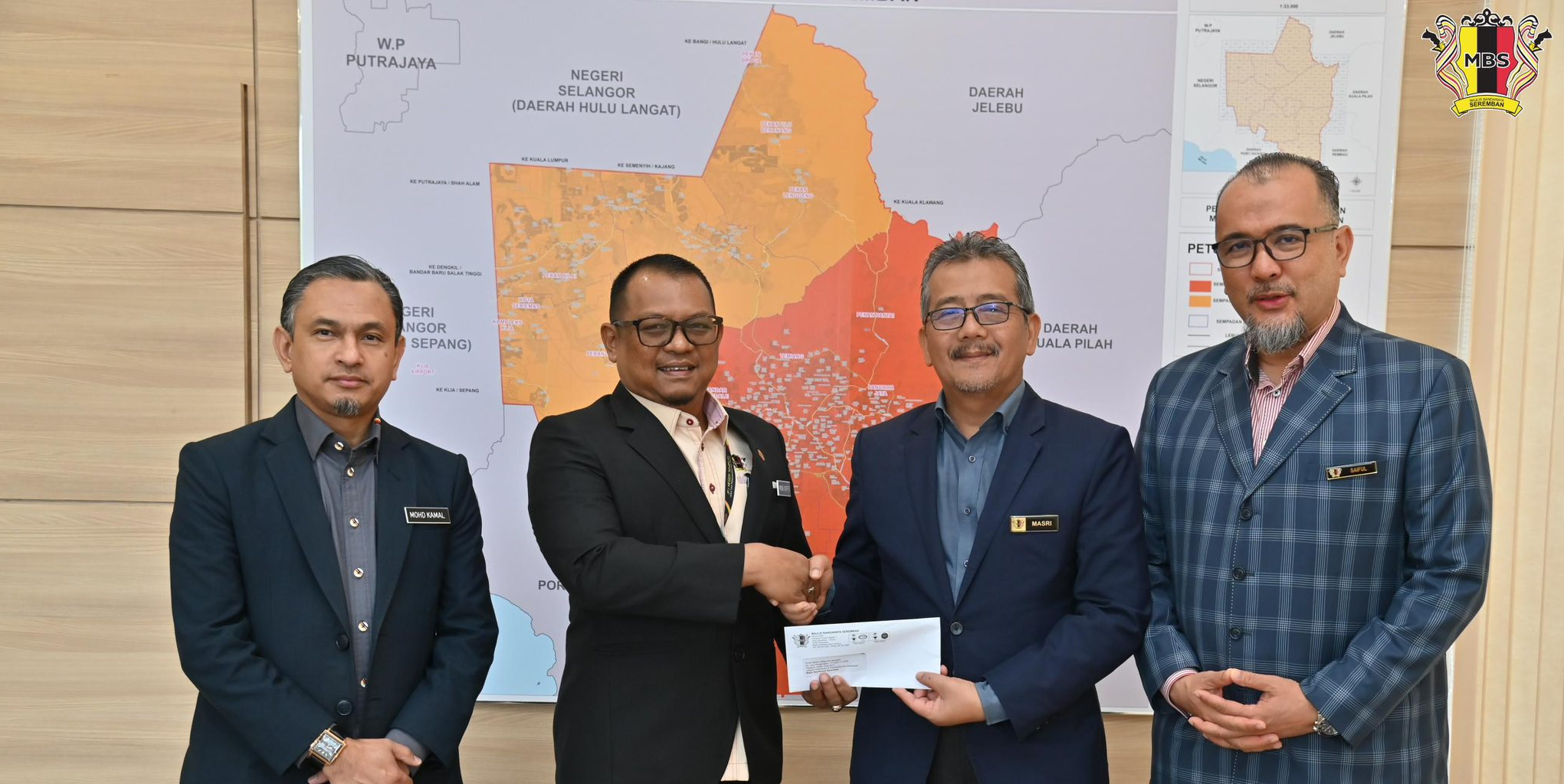 SESI PENYERAHAN SURAT KENAIKAN PANGKAT (PEMANGKUAN), MAJLIS BANDARAYA SEREMBAN