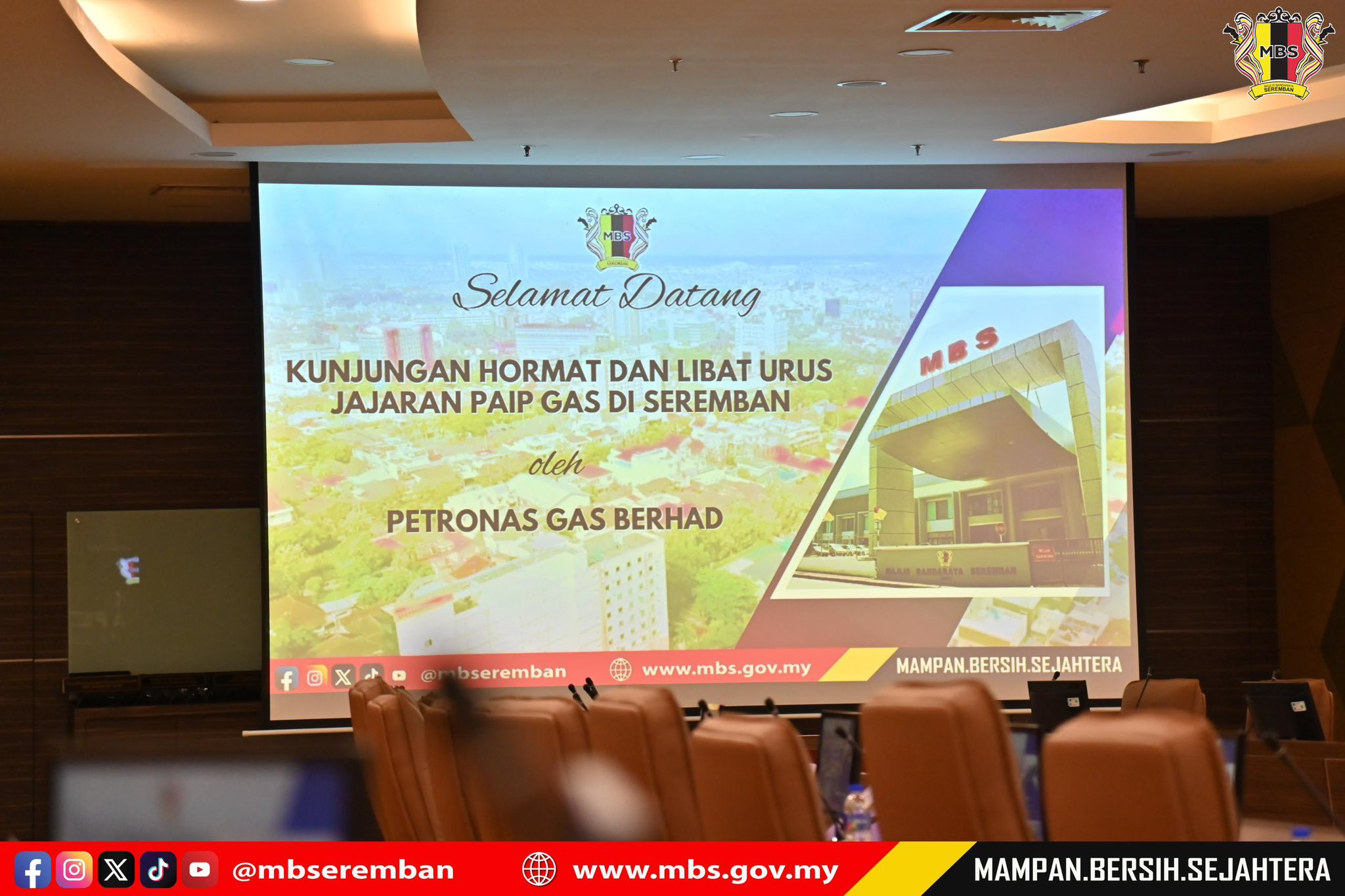 KUNJUNGAN HORMAT DAN LIBAT URUS JAJARAN PAIP GAS DI KAWASAN SEREMBAN OLEH PETRONAS GAS BERHAD
