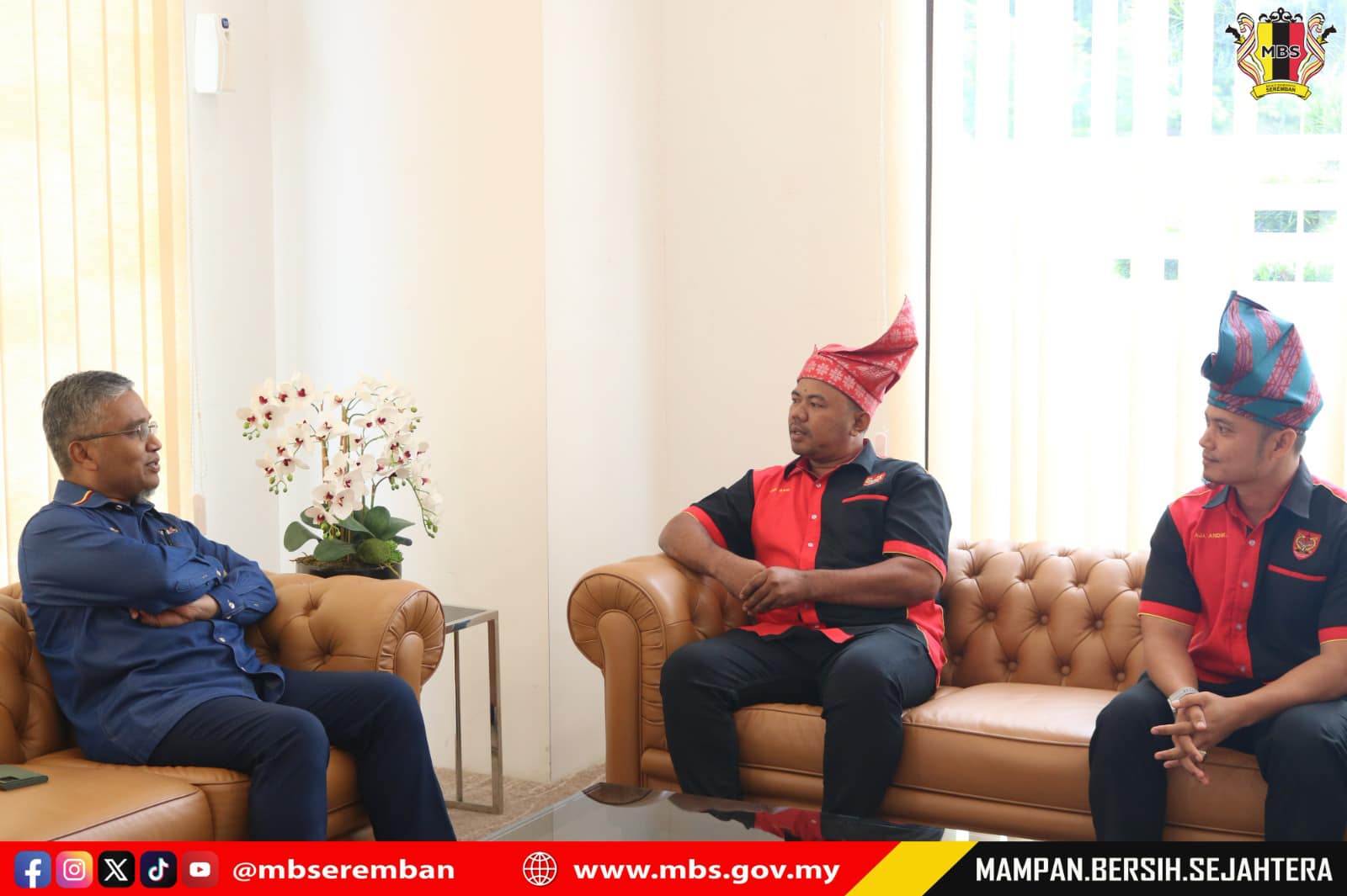 KUNJUNGAN HORMAT KE ATAS DATUK BANDAR OLEH PERTUBUHAN SENI SILAT GAYONG PANJI ALAM MALAYSIA CAWANGAN NEGERI SEMBILAN