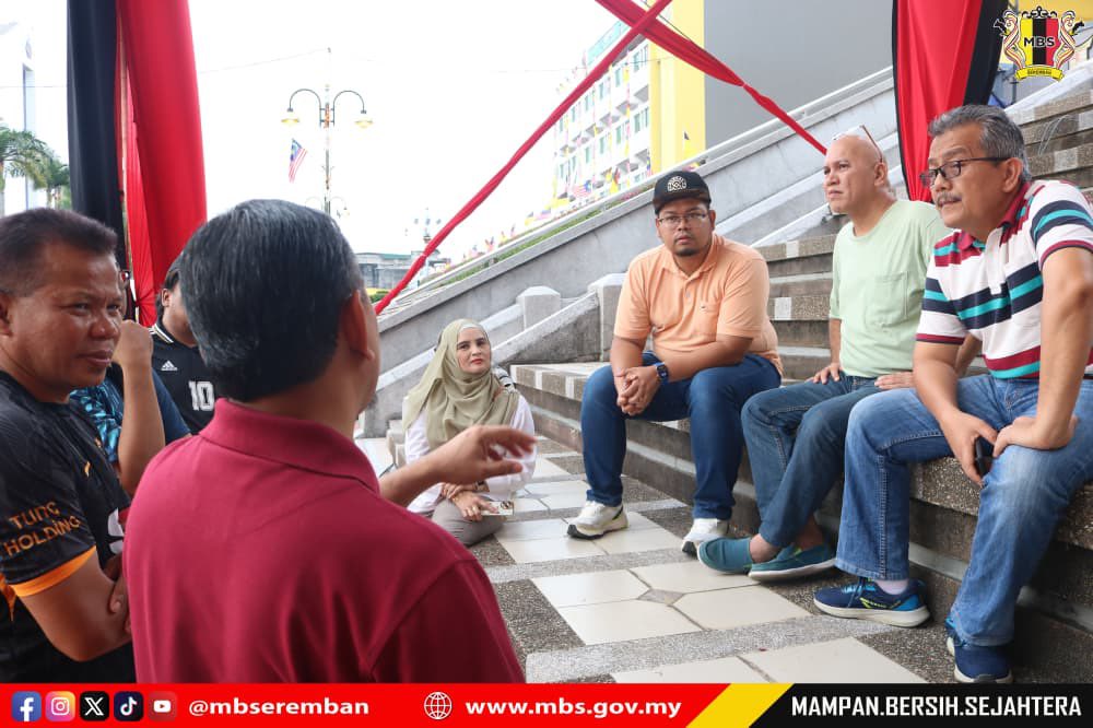 LAWATAN TURUN PADANG DATUK BANDAR