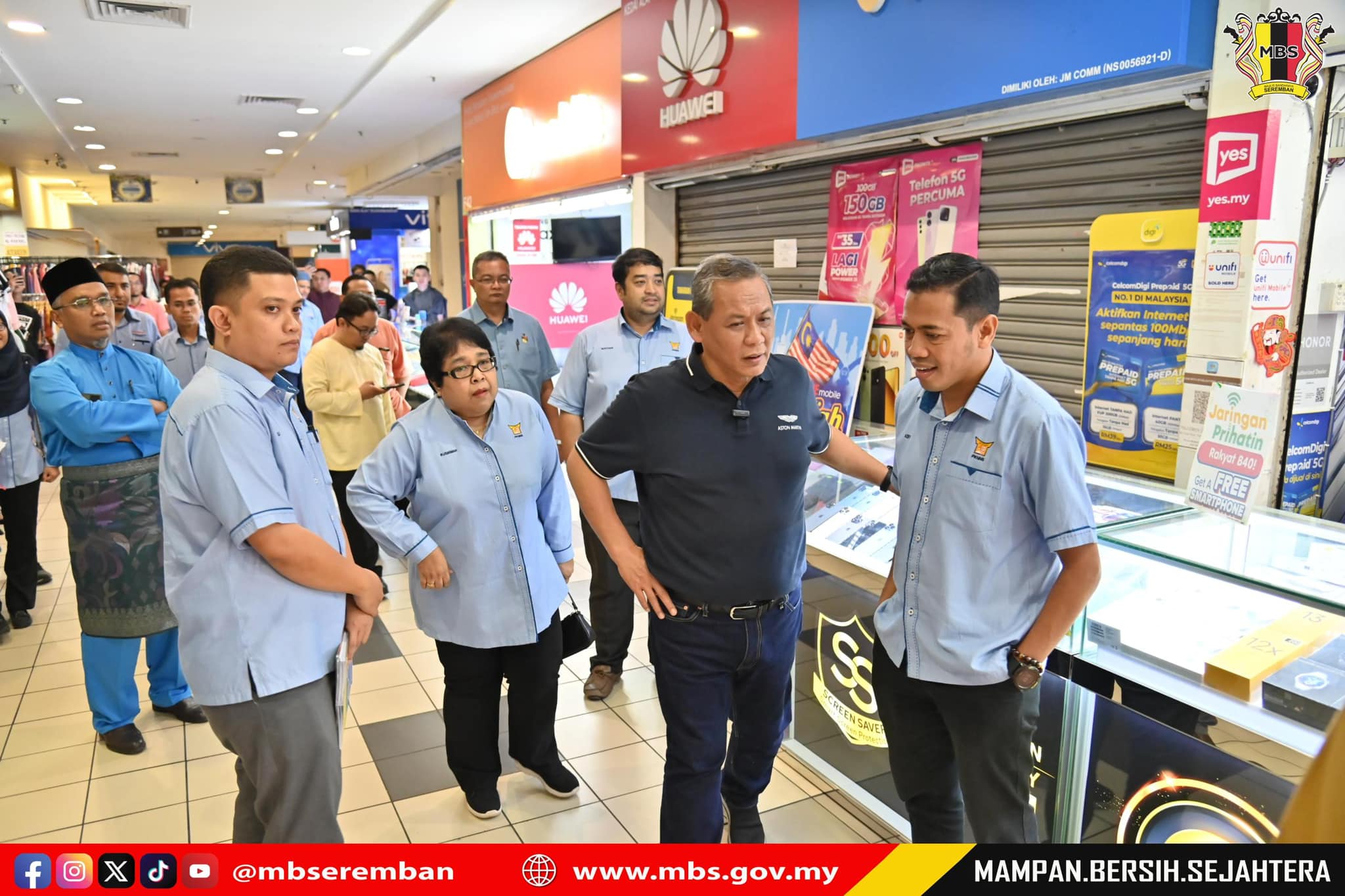 LAWATAN TURUN PADANG YAB MENTERI BESAR SEMBILAN KE TERMINAL ONE