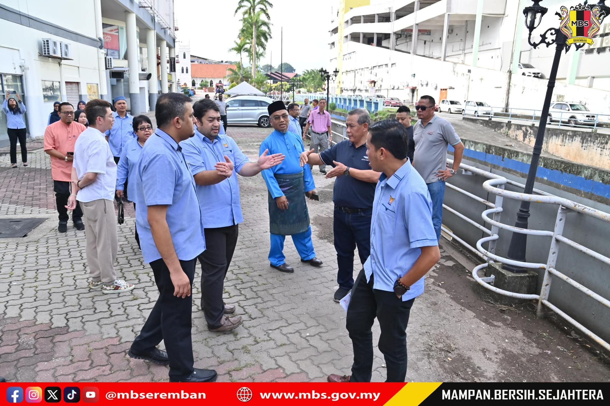 LAWATAN TURUN PADANG YAB MENTERI BESAR SEMBILAN KE TERMINAL ONE