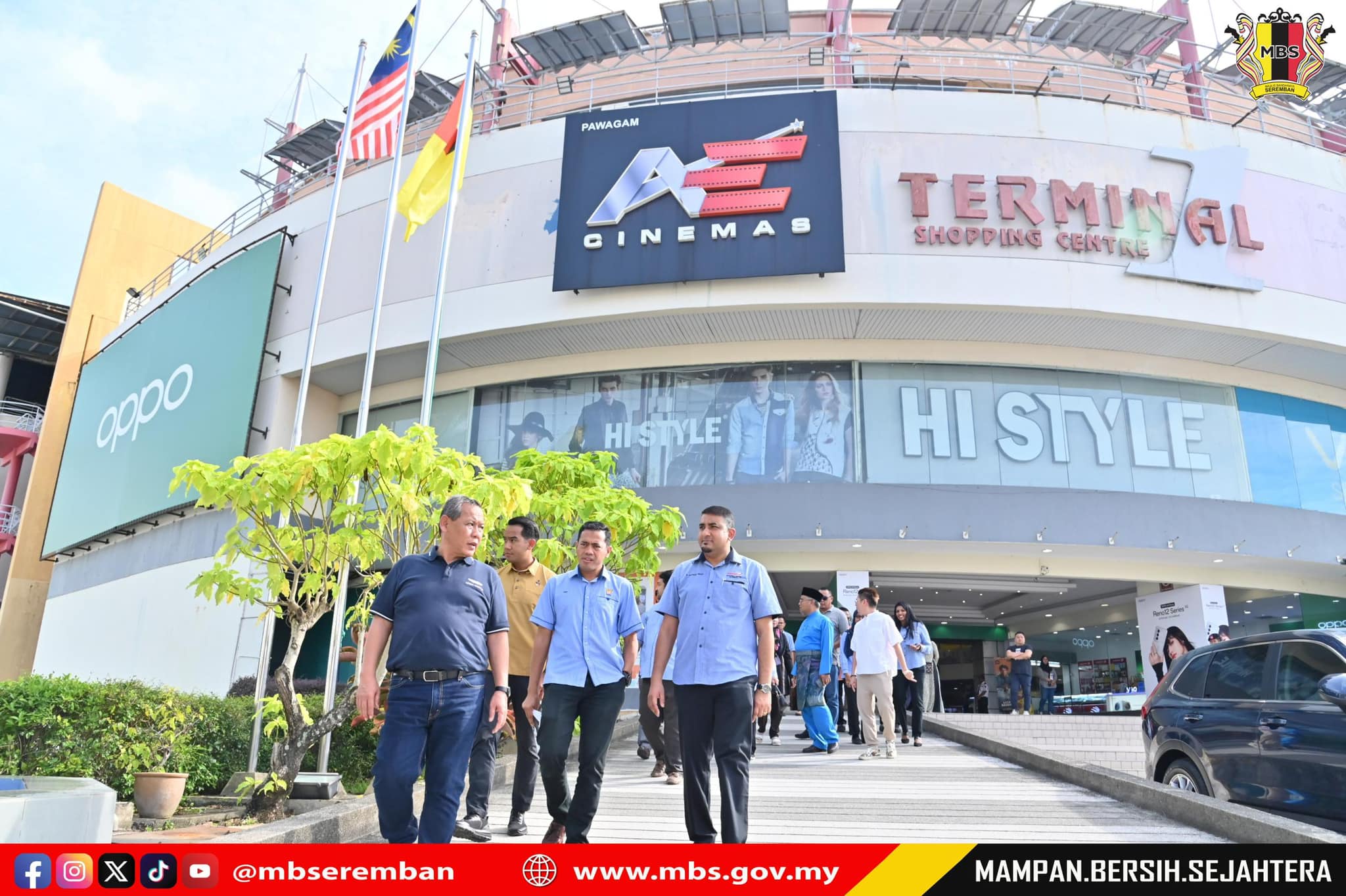 LAWATAN TURUN PADANG YAB MENTERI BESAR SEMBILAN KE TERMINAL ONE