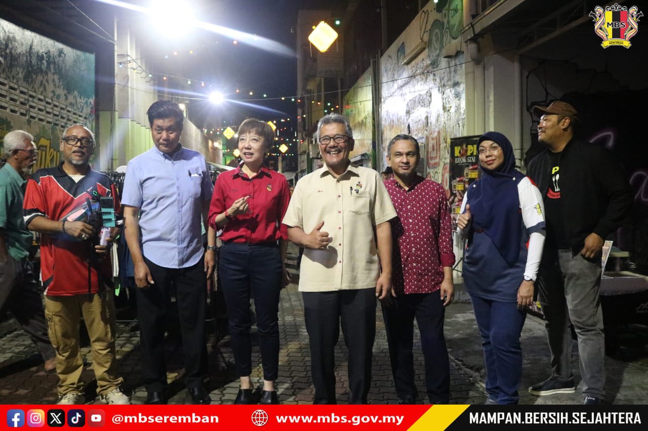 LORONG SENI SEREMBAN TERIMA ANUGERAH LORONG SENI TERPANJANG DI MALAYSIA OLEH MBOR