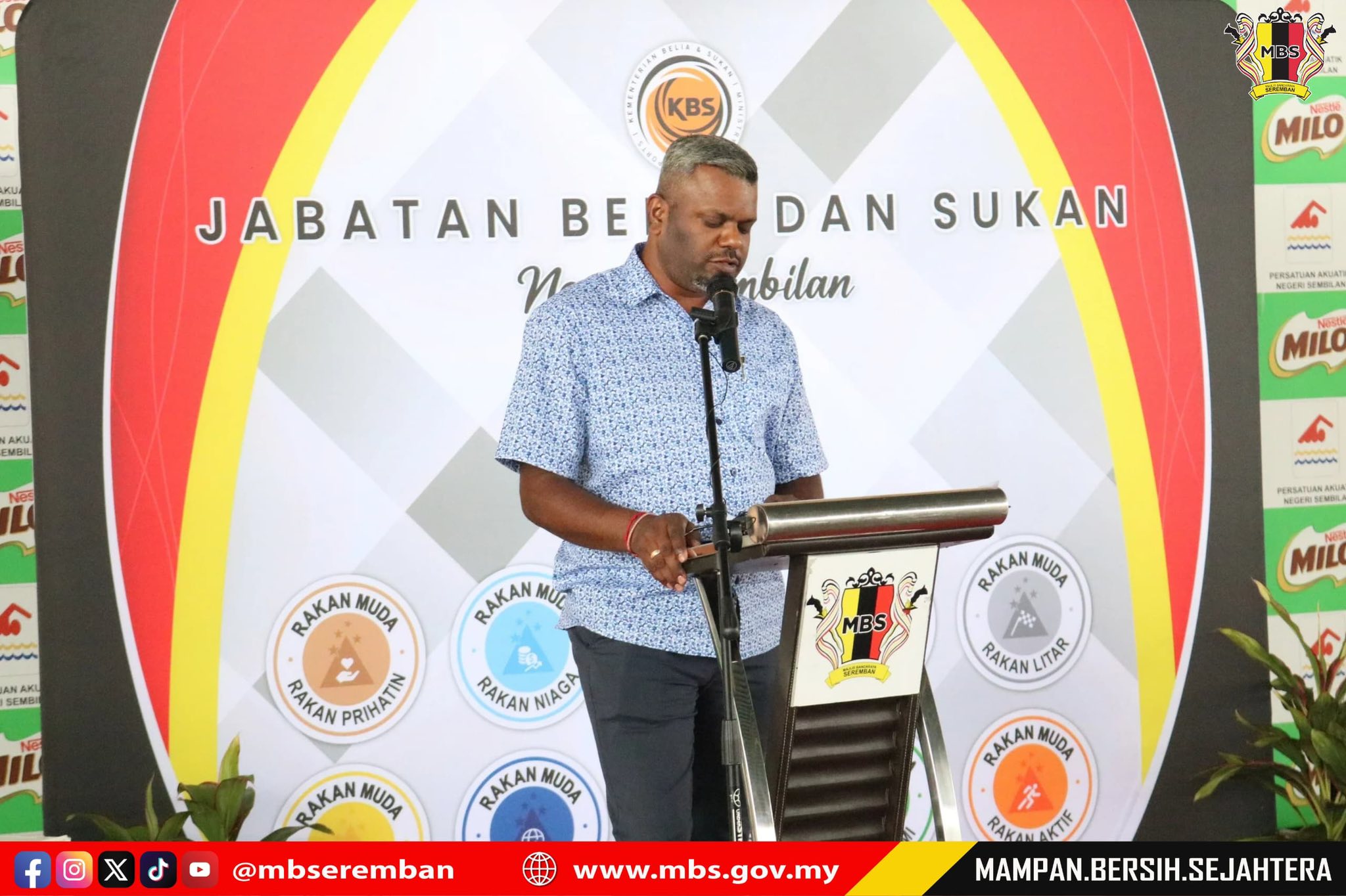 MAJLIS PENYERAHAN PROJEK MENAIK TARAF PAPAN MARKAH (SCOREBOARD) DI PUSAT AKUATIK PAROI