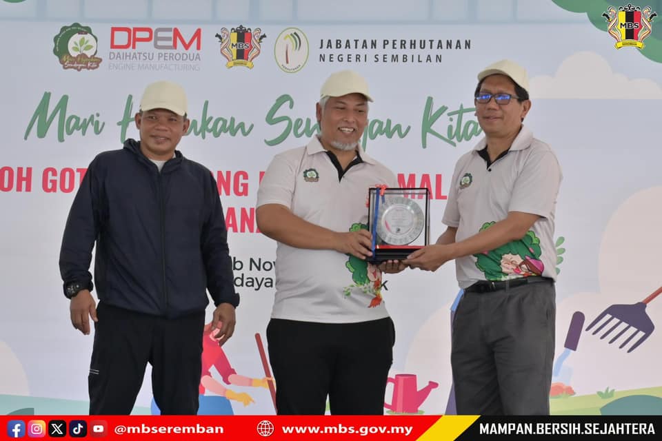 PROGRAM MOH GOTONG-ROYONG HARU CUCI MALAYSIA SAMBIL TANAM POKOK