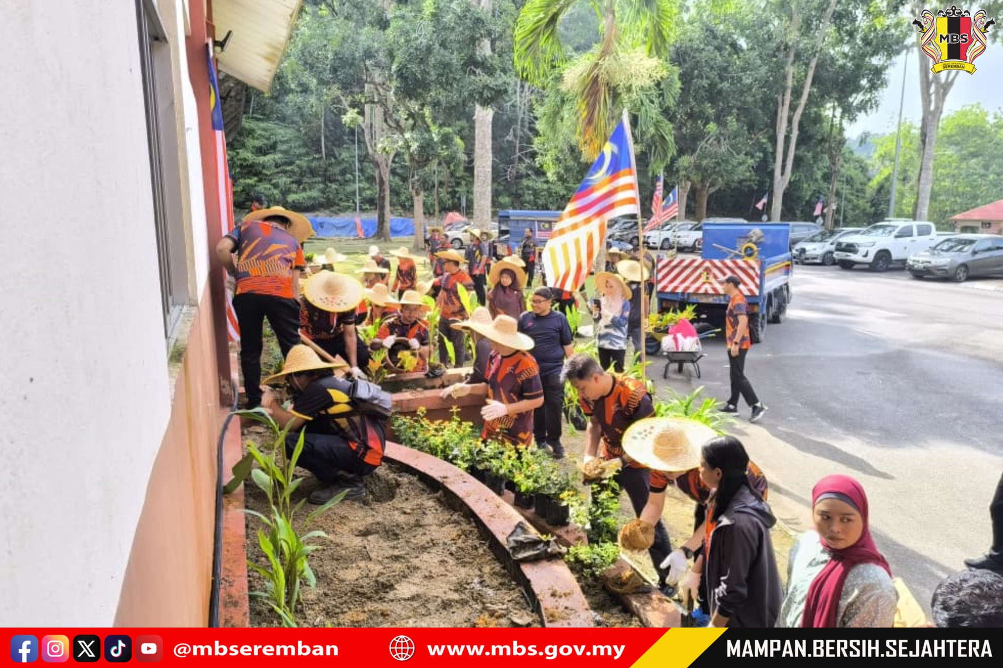 PROGRAM PENGINDAHAN LANDSKAP & PENANAMAN POKOK: “HIJAUKAN BUMI, SEGARKAN MINDA"