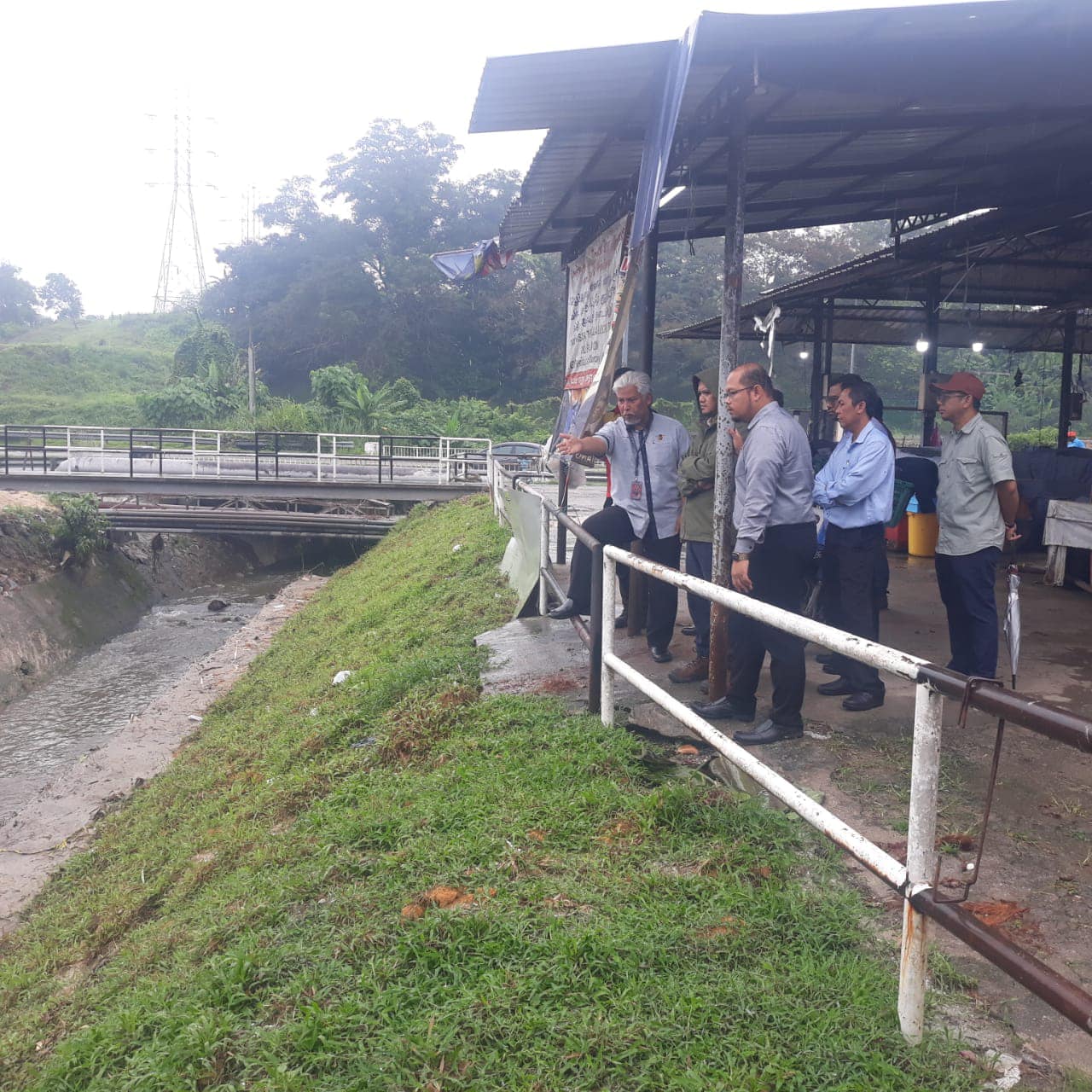 TINJAUAN LOKASI TERKESAN BANJIR DI SEKITAR NILAI