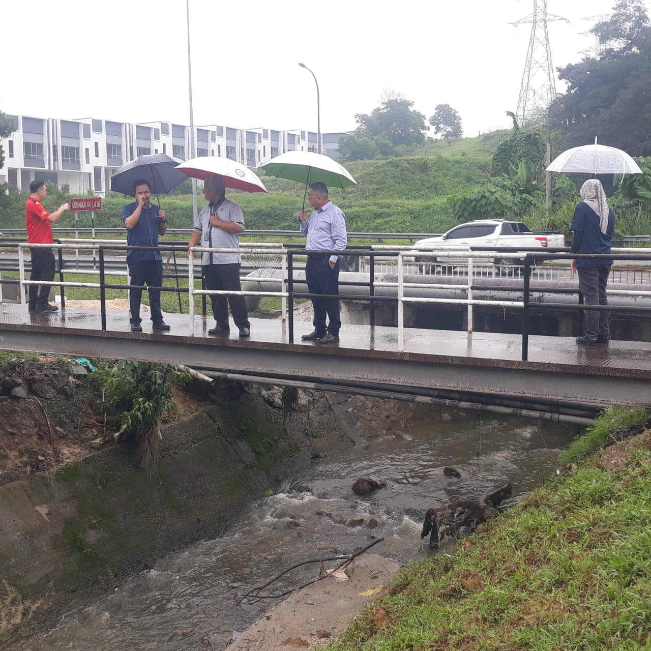 TINJAUAN LOKASI TERKESAN BANJIR DI SEKITAR NILAI