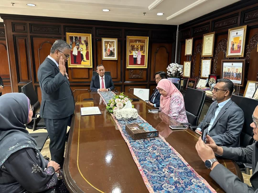 WARGA MBS SANGAT BERBANGGA ATAS PELANTIKAN YB DATO' MASRI BIN HAJI RAZALI SEBAGAI PEGAWAI KEWANGAN NEGERI SEMBILAN. TAHNIAH DAN SYABAS DIUCAPKAN.