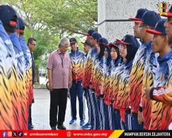 SESI PENYERAHAN BENDERA JALUR GEMILANG, BENDERA NEGERI SEMBILAN DAN BENDERA MAJLIS BANDARAYA SEREMBAN SEMPENA UPACARA PERBARISAN SAMBUTAN HARI KEBANGSAAN PERINGKAT NEGERI SEMBILAN