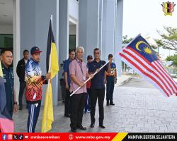 SESI PENYERAHAN BENDERA JALUR GEMILANG, BENDERA NEGERI SEMBILAN DAN BENDERA MAJLIS BANDARAYA SEREMBAN SEMPENA UPACARA PERBARISAN SAMBUTAN HARI KEBANGSAAN PERINGKAT NEGERI SEMBILAN