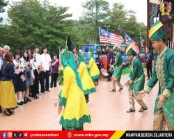 KUNJUNGAN HORMAT DELEGASI JEPUN SEMPENA PROGRAM "18TH MAJLIS BELIA NEGERI SEMBILAN (MBNNS) - TOCHIGI-KEN SEINEN KAIKAN FOUNDATION (TSKF), JAPAN YOUTH EXCHANGE" KE MAJLIS BANDARAYA SEREMBAN