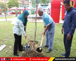 PROGRAM PEMBUDAYAAN LANDSKAP 2024 MOH GOTONG ROYONG HARI CUCI MALAYSIA SAMBIL TANAM POKOK, DATARAN LOBAK "HIJAUKAN LOBAK"