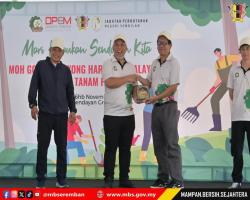 PROGRAM MOH GOTONG ROYONG HARI CUCI MALAYSIA SAMBIL TANAM POKOK