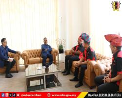 KUNJUNGAN HORMAT KE ATAS DATUK BANDAR OLEH PERTUBUHAN SENI SILAT GAYONG PANJI ALAM MALAYSIA CAWANGAN NEGERI SEMBILAN