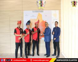 KUNJUNGAN HORMAT KE ATAS DATUK BANDAR OLEH PERTUBUHAN SENI SILAT GAYONG PANJI ALAM MALAYSIA CAWANGAN NEGERI SEMBILAN