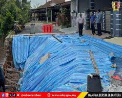 LAWATAN TURUN PADANG TUAN SETIAUSAHA MBS KE LOKASI TANAH RUNTUH