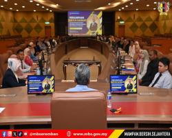 SESI PERJUMPAAN PEGAWAI - PEGAWAI BAHARU BERSAMA DATUK BANDAR MAJLIS BANDARAYA SEREMBAN