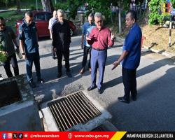 LAWATAN TURUN PADANG DATUK BANDAR KE MEDAN SELERA PENGHULU CANTIK