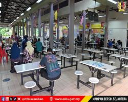 LAWATAN TURUN PADANG DATUK BANDAR KE MEDAN SELERA PENGHULU CANTIK
