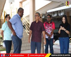 MAJLIS PENYERAHAN PROJEK MENAIK TARAF PAPAN MARKAH (SCOREBOARD) DI PUSAT AKUATIK PAROI