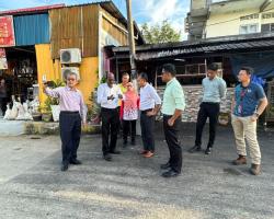 DATUK BANDAR TURUN KE LOKASI BANJIR KG. BARU RAHANG